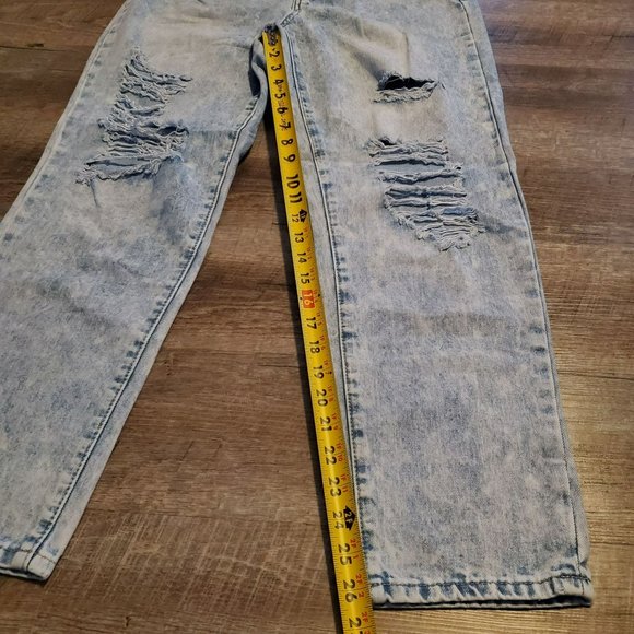 RUE 21 Juniors Size 10 Light Stone Wash Ripped/Distressed Jeans Denim - Picture 3 of 9